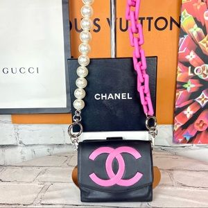 CHANEL compact wallet crossbody *customizedโ with chain and box